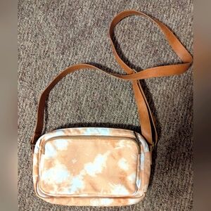 Thirty One Tan and White Women's Bag